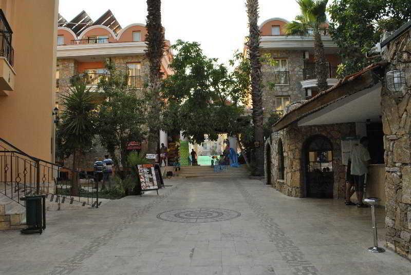 Club Dena Aparthotel Мармарис Екстериор снимка