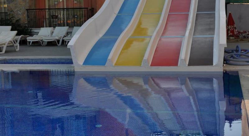 Club Dena Aparthotel Мармарис Екстериор снимка