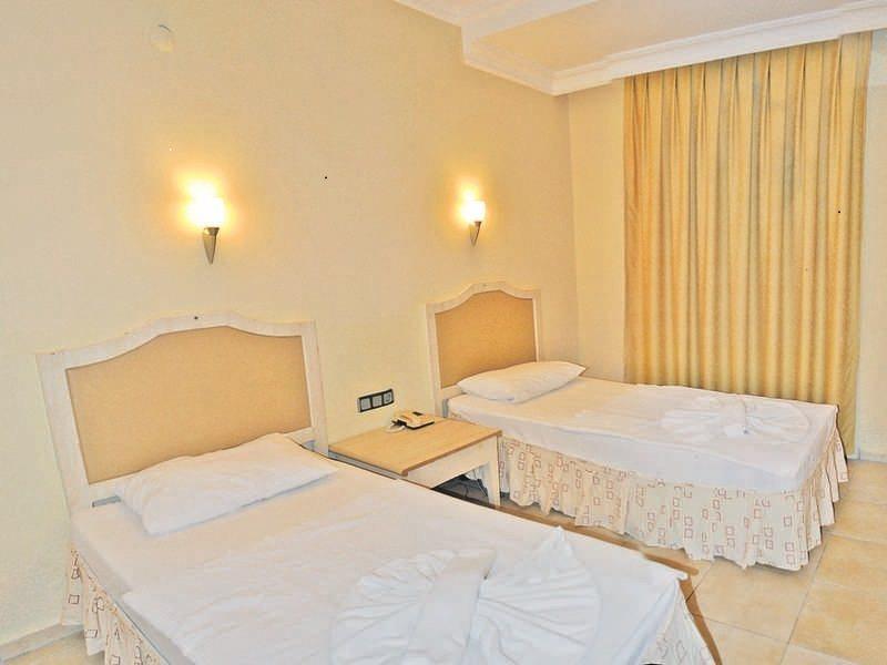 Club Dena Aparthotel Мармарис Екстериор снимка