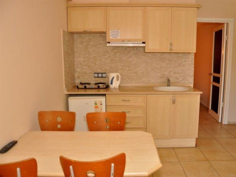 Club Dena Aparthotel Мармарис Екстериор снимка
