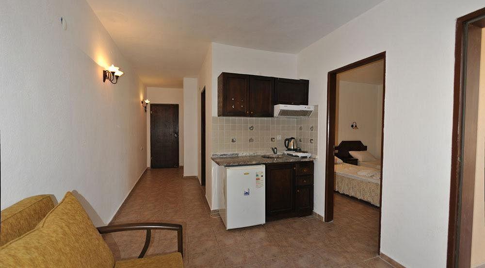 Club Dena Aparthotel Мармарис Екстериор снимка