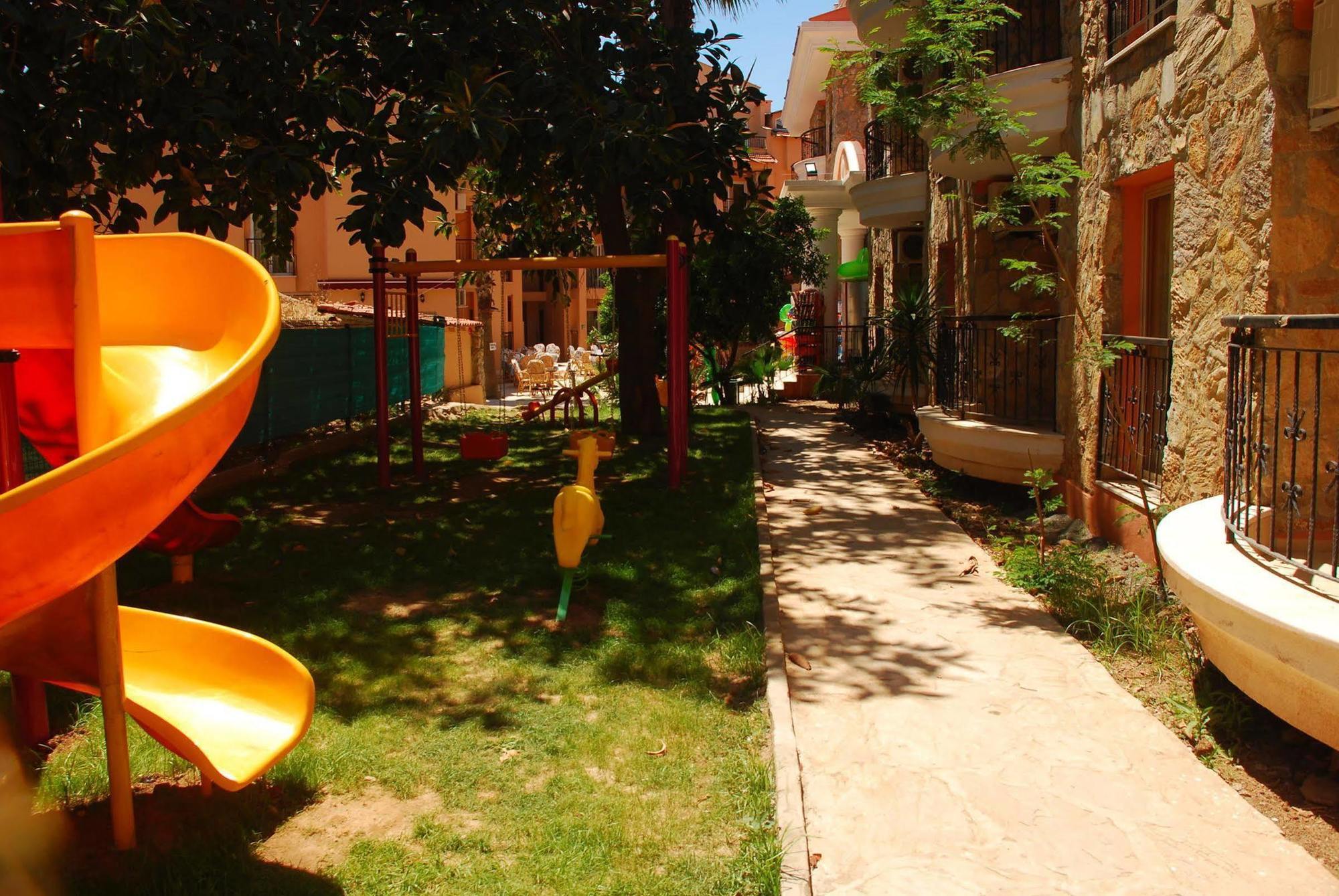 Club Dena Aparthotel Мармарис Екстериор снимка