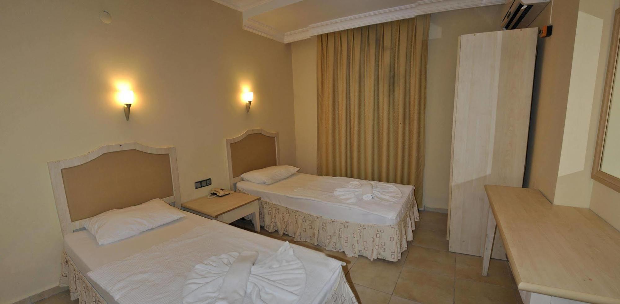 Club Dena Aparthotel Мармарис Екстериор снимка