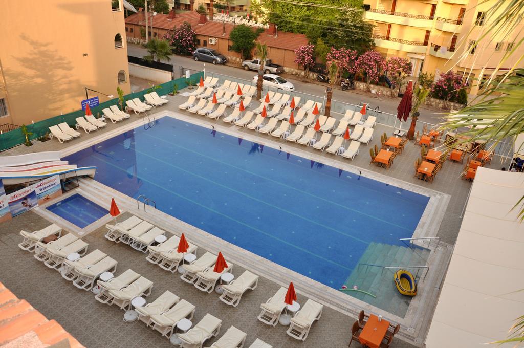 Club Dena Aparthotel Мармарис Екстериор снимка