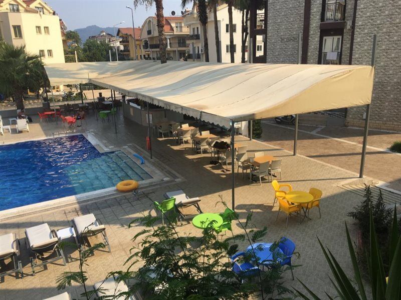 Club Dena Aparthotel Мармарис Екстериор снимка