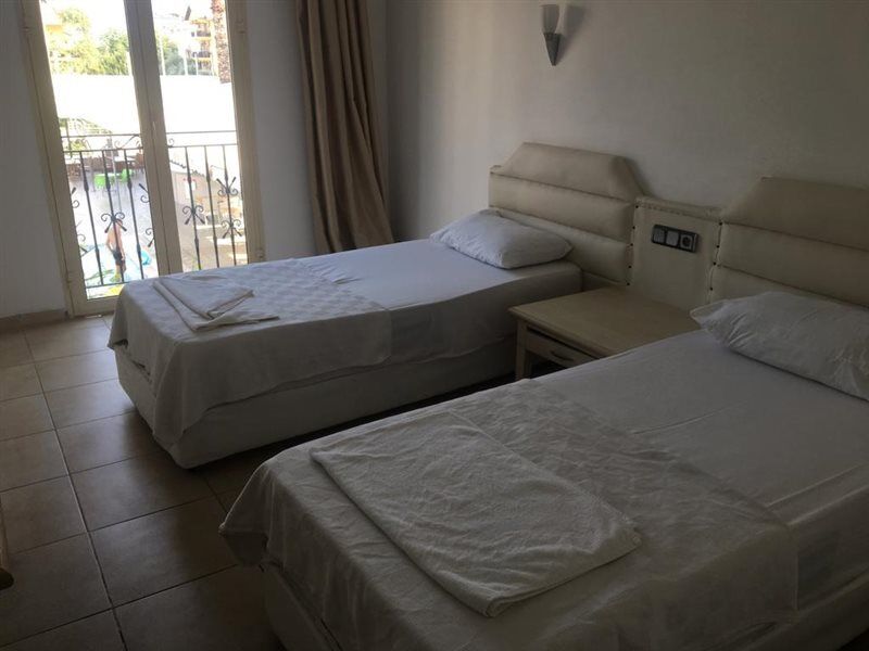Club Dena Aparthotel Мармарис Екстериор снимка